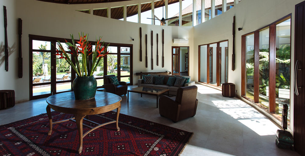 Villa Umah Daun - Living area center table